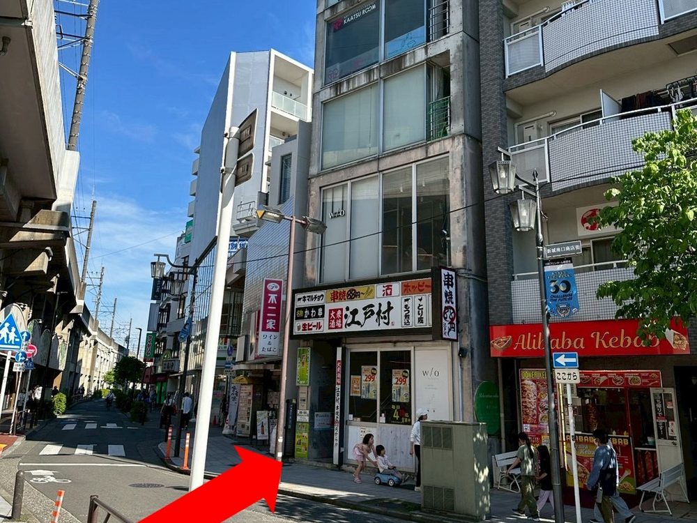 スタジオフラットビル外観・江戸村が目印