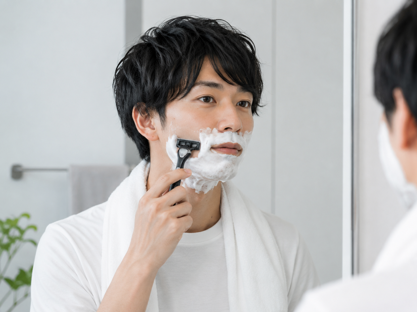 メンズ脱毛の事前シェービング完全ガイド｜いつ・何で剃る?剃り残しを防ぐコツと当日の注意点｜KNIGHT武蔵新城店
